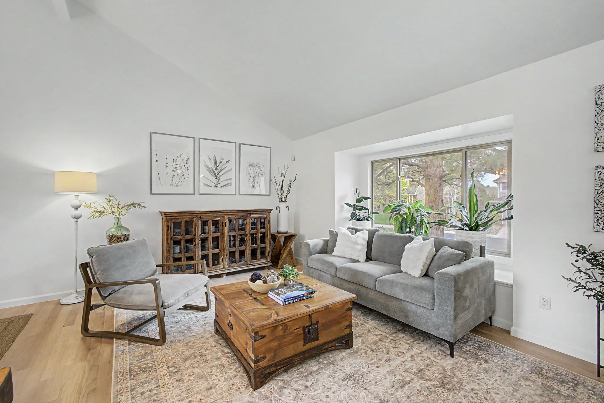 Casa Pine & Oak - view 3